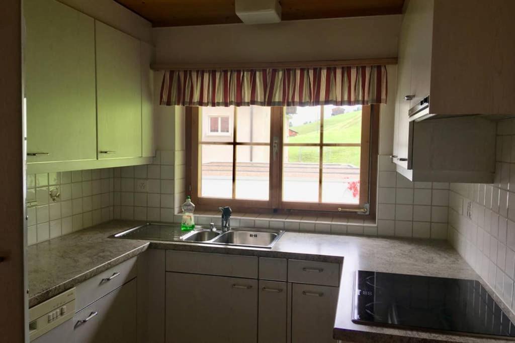 Ferienwohnung Uf Z`Enisch Klosters-Serneus Exterior foto