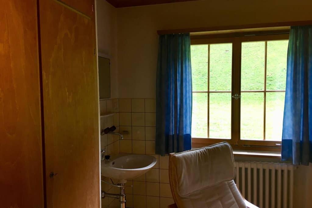 Ferienwohnung Uf Z`Enisch Klosters-Serneus Exterior foto