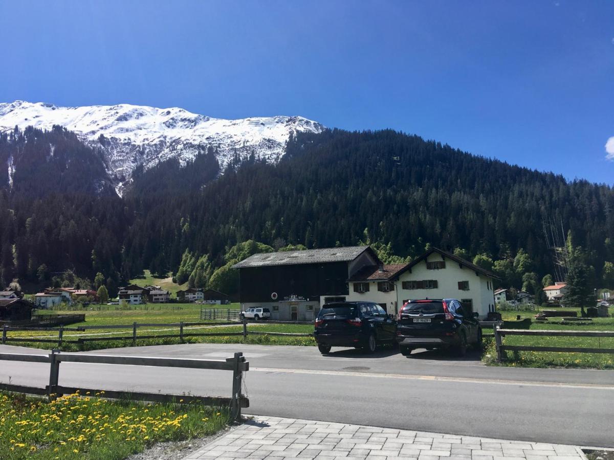 Ferienwohnung Uf Z`Enisch Klosters-Serneus Exterior foto