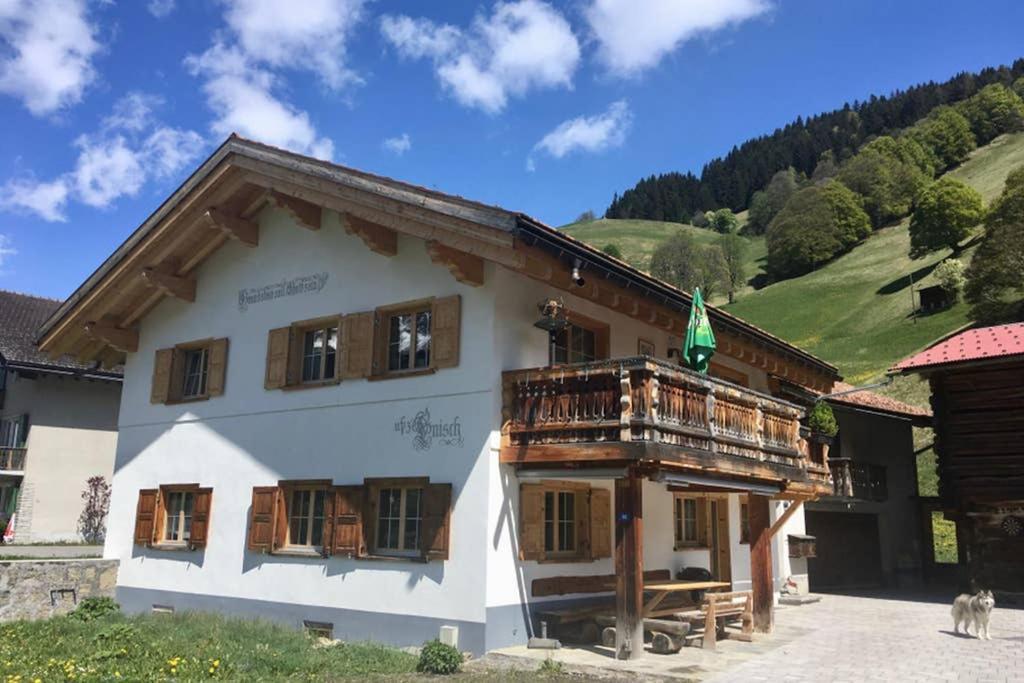 Ferienwohnung Uf Z`Enisch Klosters-Serneus Exterior foto