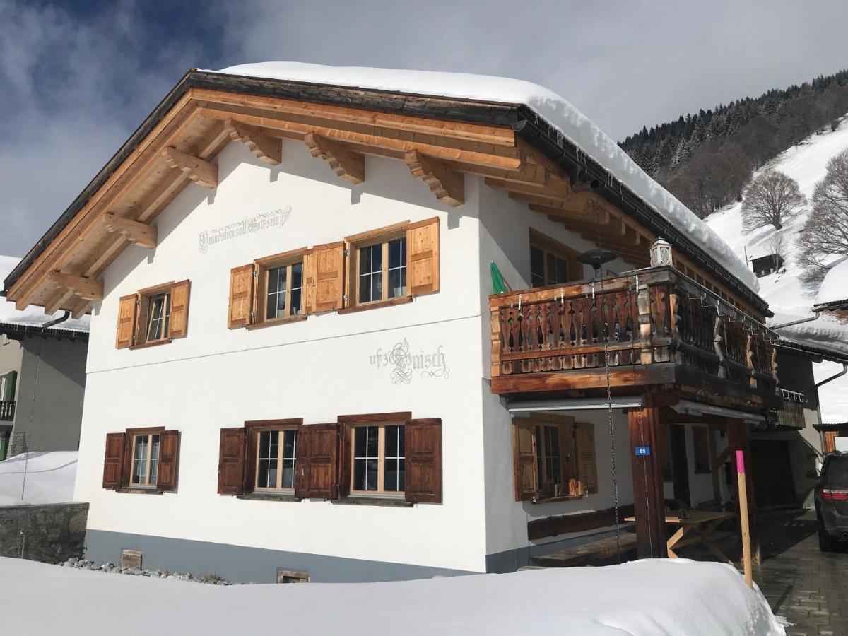 Ferienwohnung Uf Z`Enisch Klosters-Serneus Exterior foto