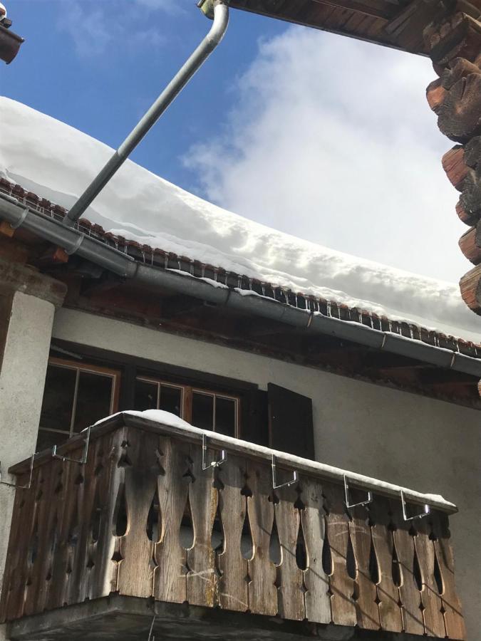 Ferienwohnung Uf Z`Enisch Klosters-Serneus Exterior foto