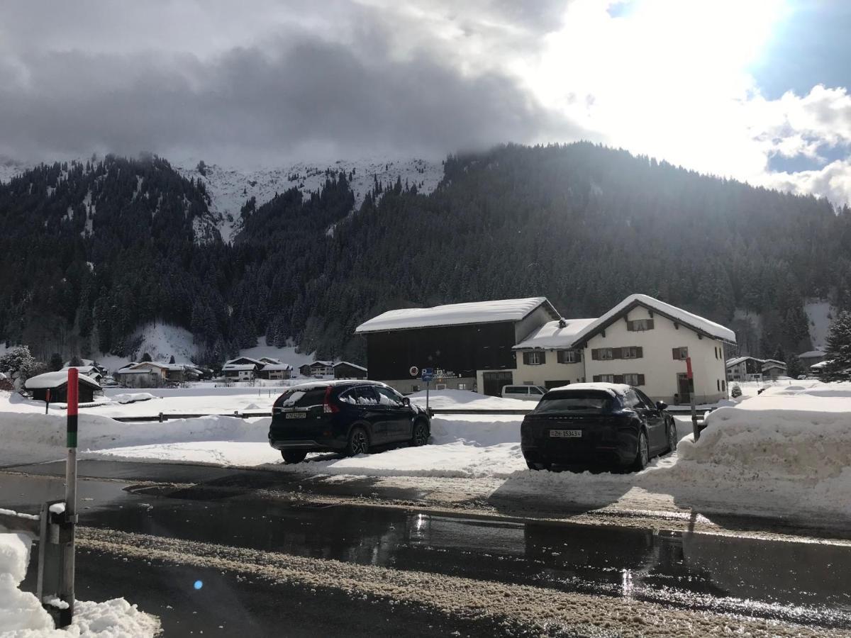 Ferienwohnung Uf Z`Enisch Klosters-Serneus Exterior foto