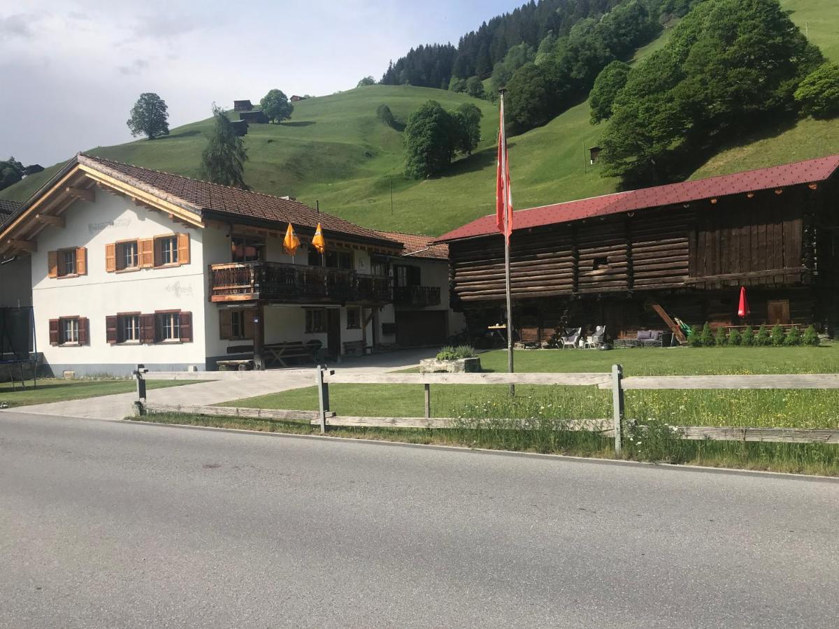 Ferienwohnung Uf Z`Enisch Klosters-Serneus Exterior foto