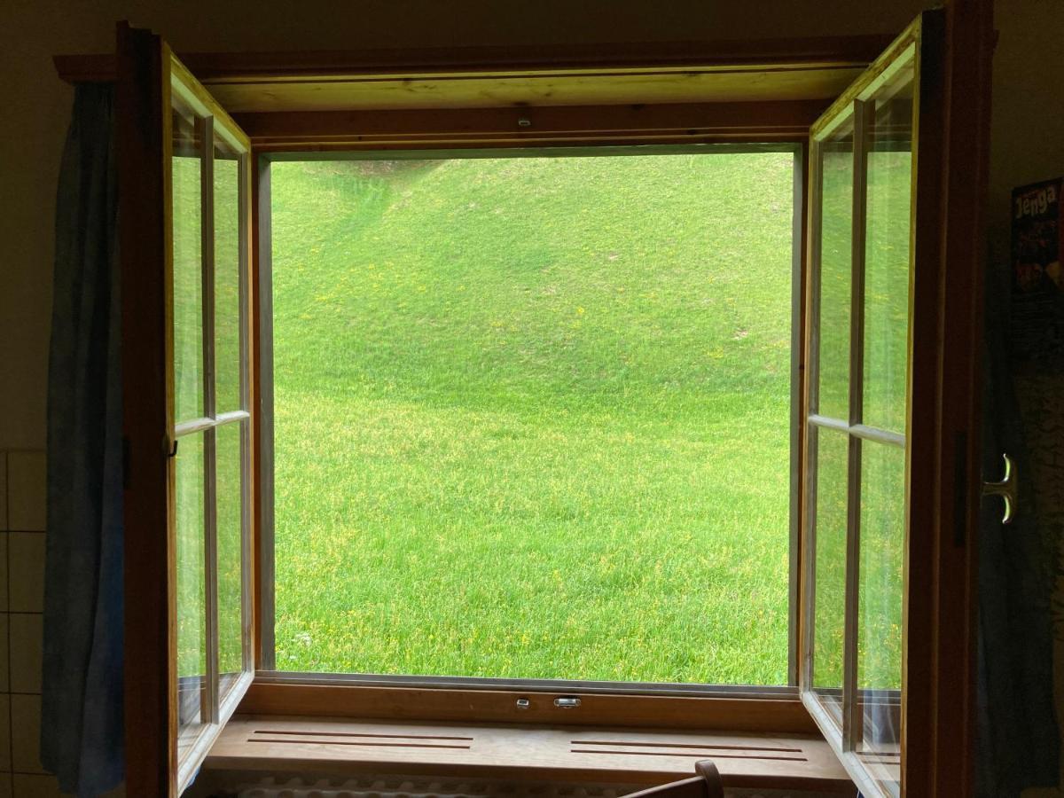 Ferienwohnung Uf Z`Enisch Klosters-Serneus Exterior foto