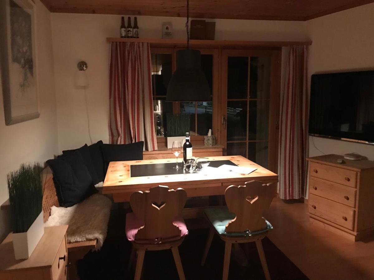 Ferienwohnung Uf Z`Enisch Klosters-Serneus Exterior foto
