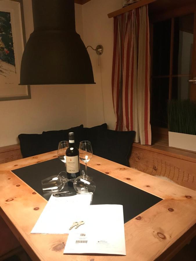 Ferienwohnung Uf Z`Enisch Klosters-Serneus Exterior foto