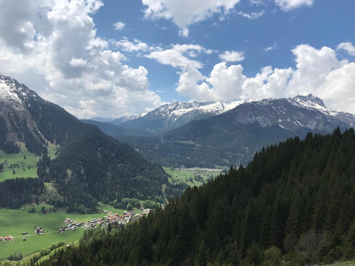 Ferienwohnung Uf Z`Enisch Klosters-Serneus Exterior foto