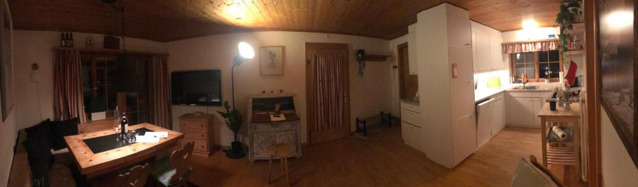 Ferienwohnung Uf Z`Enisch Klosters-Serneus Exterior foto