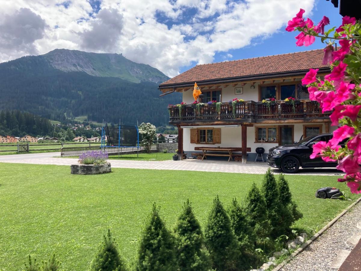 Ferienwohnung Uf Z`Enisch Klosters-Serneus Exterior foto